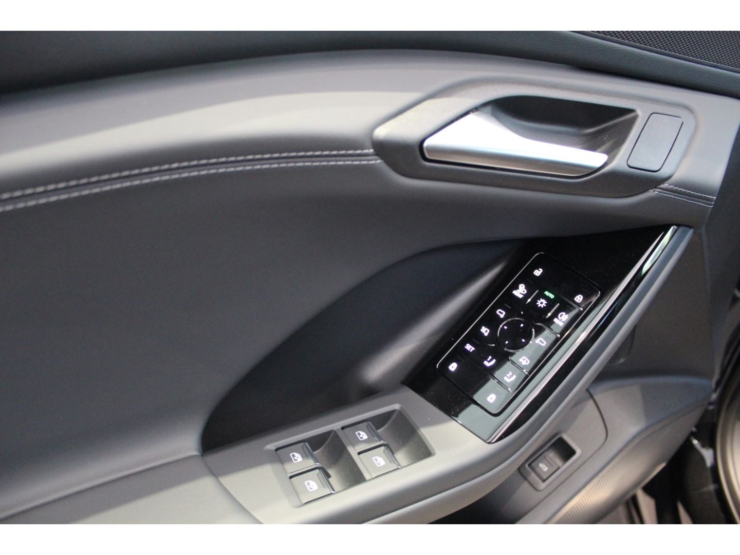 Q6 e-tron Perf S-Line AHK*Tech+Leder'*360*Assist