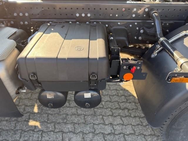 Fahrzeugabbildung Iveco EuroCargo ML140E28K Meiller Dreiseitenkipper