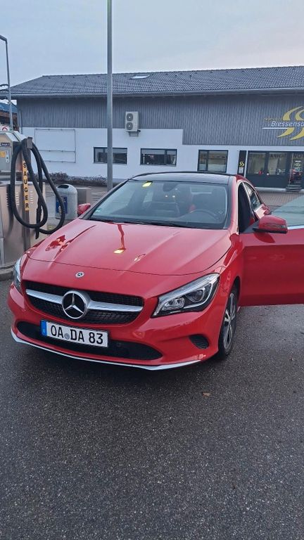 Image of Mercedes-Benz CLA 200
