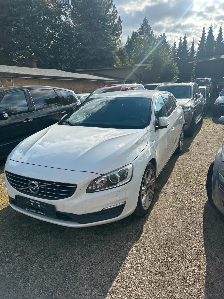 Volvo V60 Kombi Momentum AWD