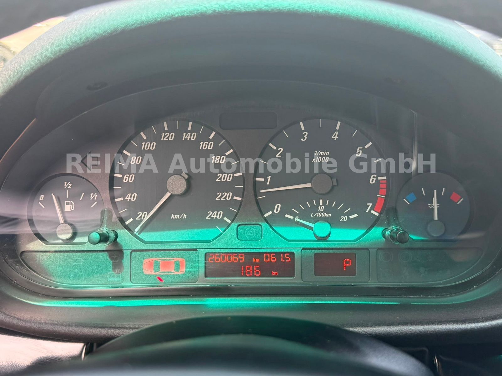Fahrzeugabbildung BMW 320i Cabrio M-Sport Paket,