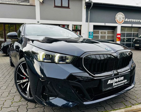 BMW 530 e M Sport Pro Inovation Iconic Glow Panorama