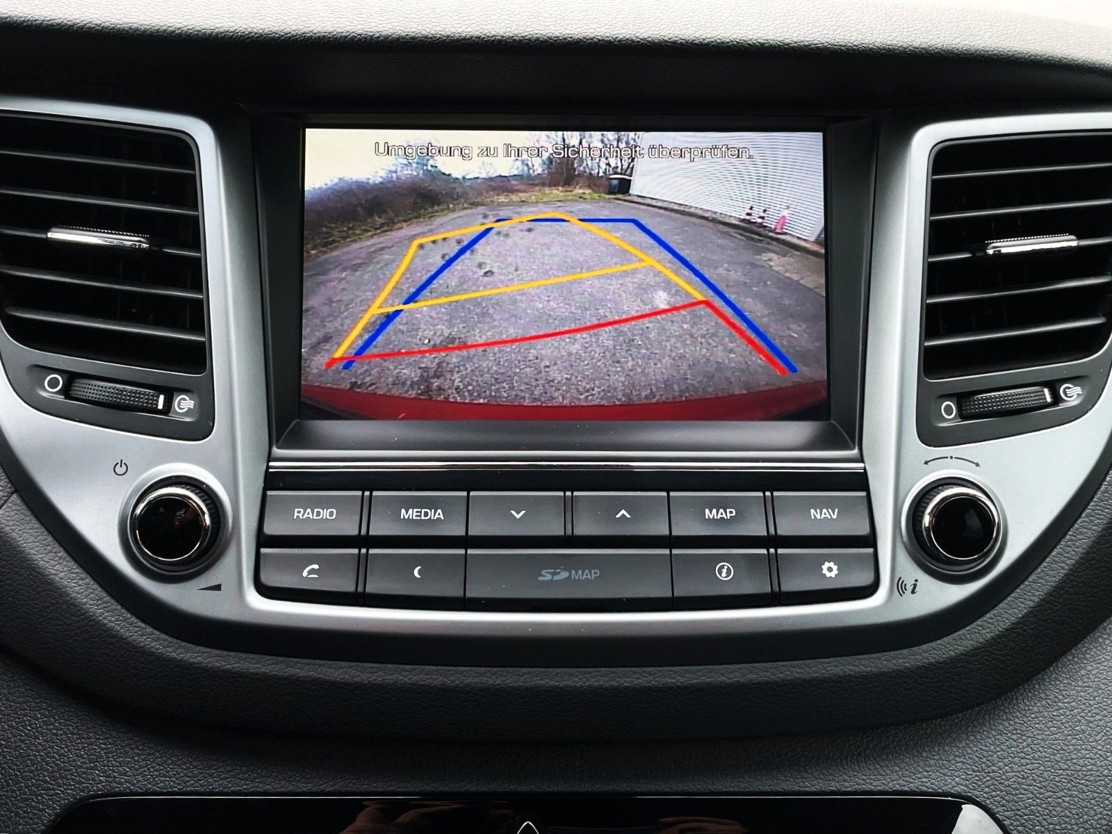 Fahrzeugabbildung Hyundai Tucson 1.7CRDi  KLIMAAUT NAVI SITZHZG CAM 2.Hd