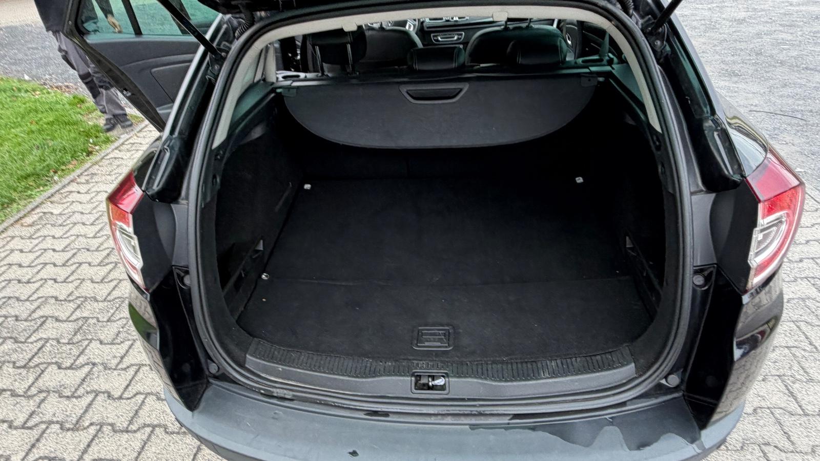 Renault Megane 2011 — photo 12