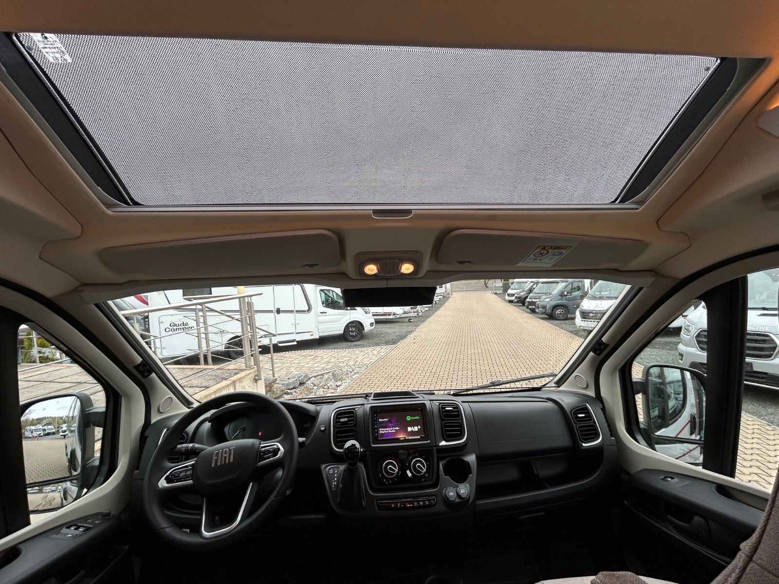 Fahrzeugabbildung Bürstner Eliseo C 644 *Hecksitzgruppe*Autom.*Maxi*RFK