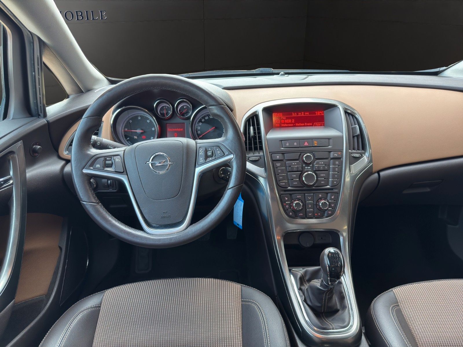 Fahrzeugabbildung Opel Astra J Sports *Bhz-Lenkrad*Tempomat*PDC*Sitzhz