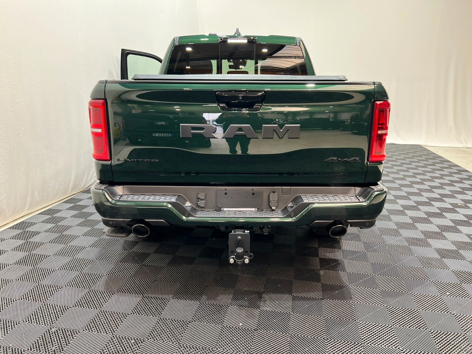 Fahrzeugabbildung Dodge RAM 1500 Limited Night  5,7L V8 HEMI