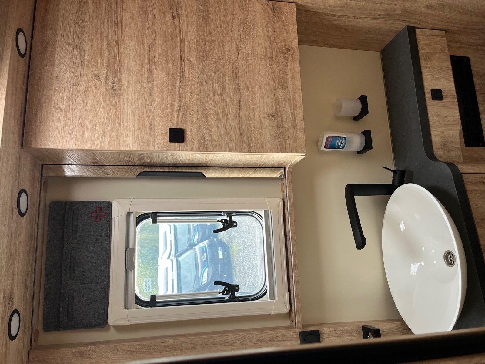 Fahrzeugabbildung Eura Mobil Integra Line IL 720 EF Markise, Lithiumbatterien