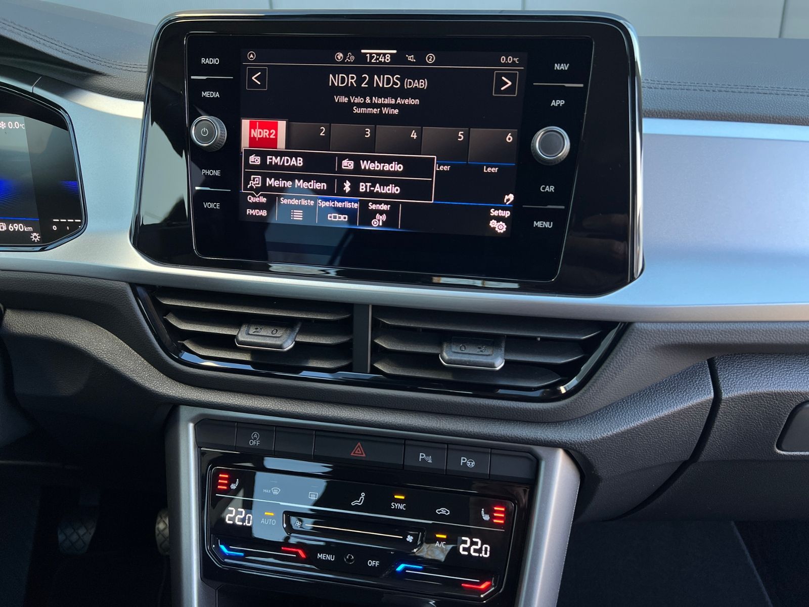 Fahrzeugabbildung Volkswagen T-Roc Life 1.0 TSI *AHK, LED, App-Connect, 16'-L