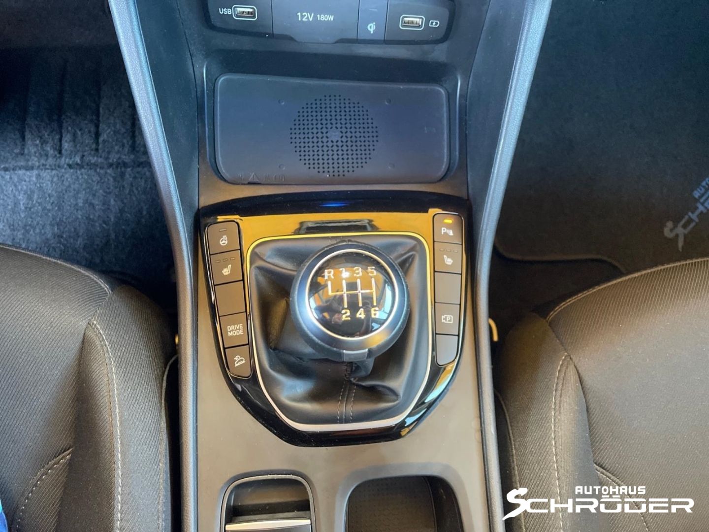 Fahrzeugabbildung Hyundai Tucson 1.6 CRDi TREND ASS-P+SHZ+EL.HECKKLAPPE AC