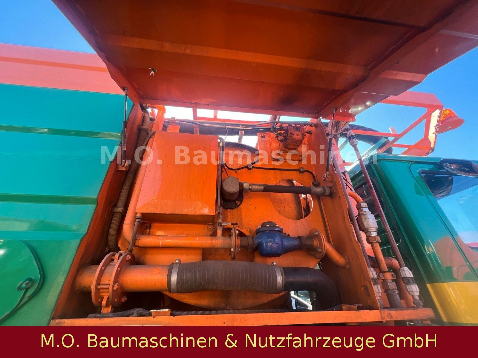 Fahrzeugabbildung MAN 26.440 /Assmann Saug & Spülwagen / 6x2 /