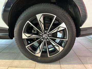 MG HS HEV Luxury