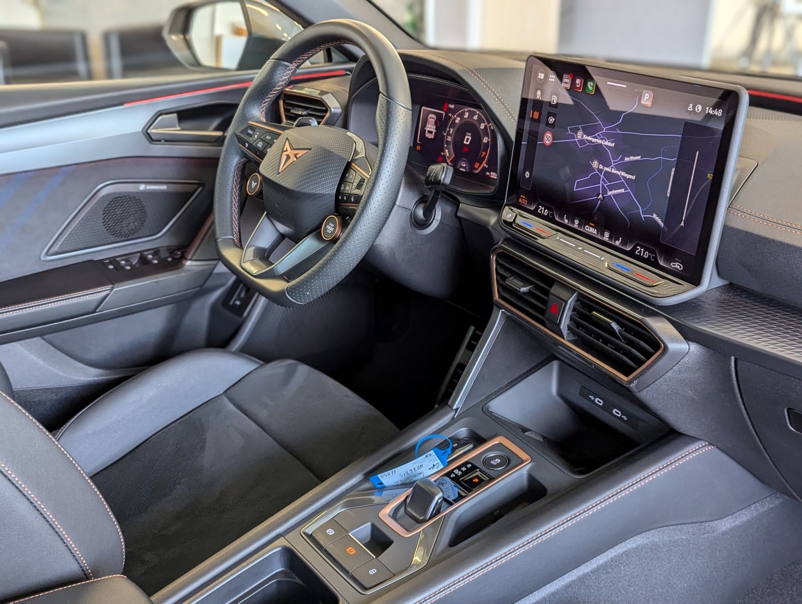 CUPRA Leon 1.5 eTSI Sennh Matrix Pano Edge/Dynamic AHK - Image 11