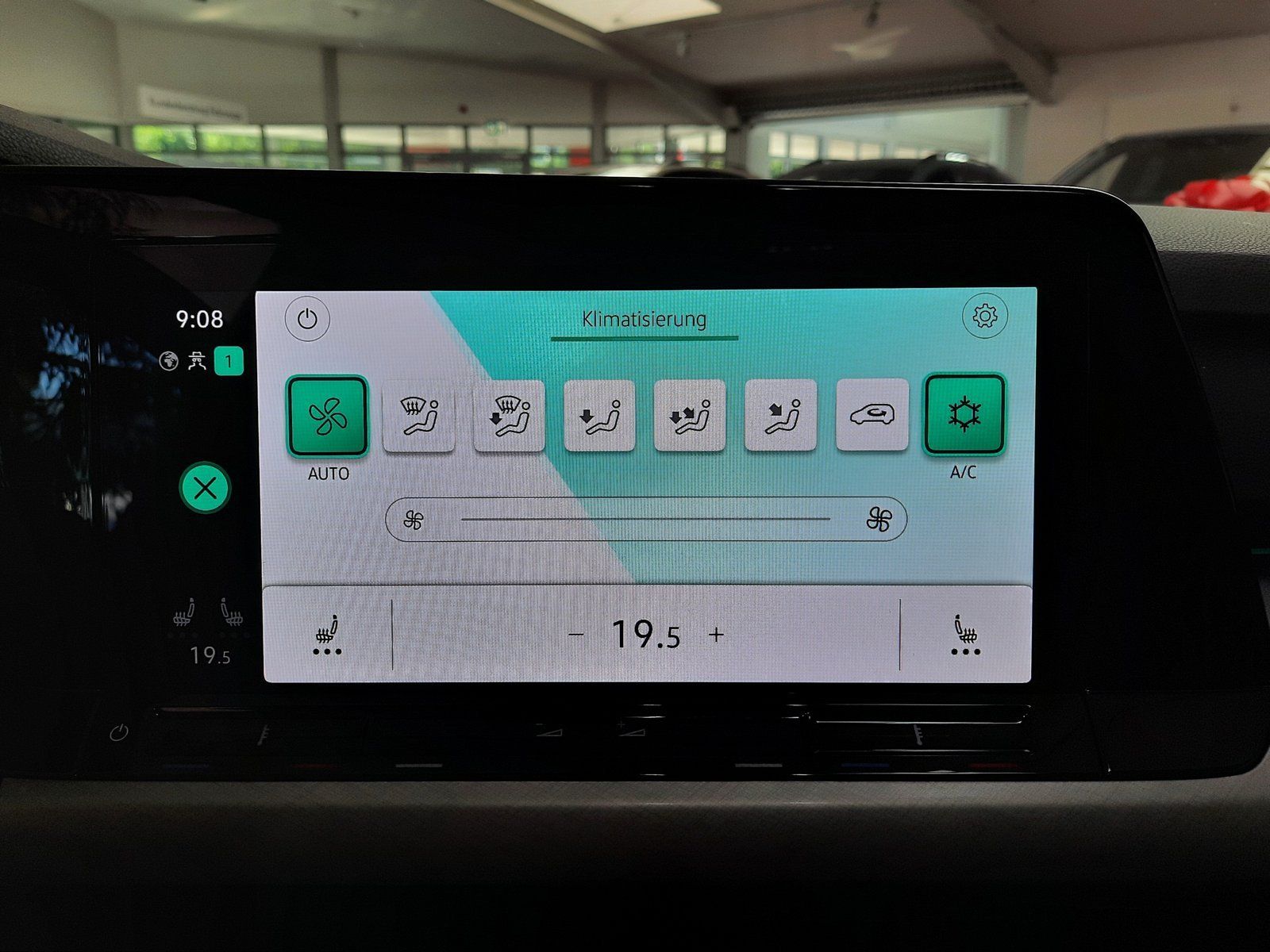 Fahrzeugabbildung Volkswagen Golf Variant Life eTSI DSG *Navi*PDC**LED*ACC*
