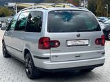 Volkswagen Sharan Exclusive Edition PDC*NAVI*XENON*7SITZE - VW Sharan SUV