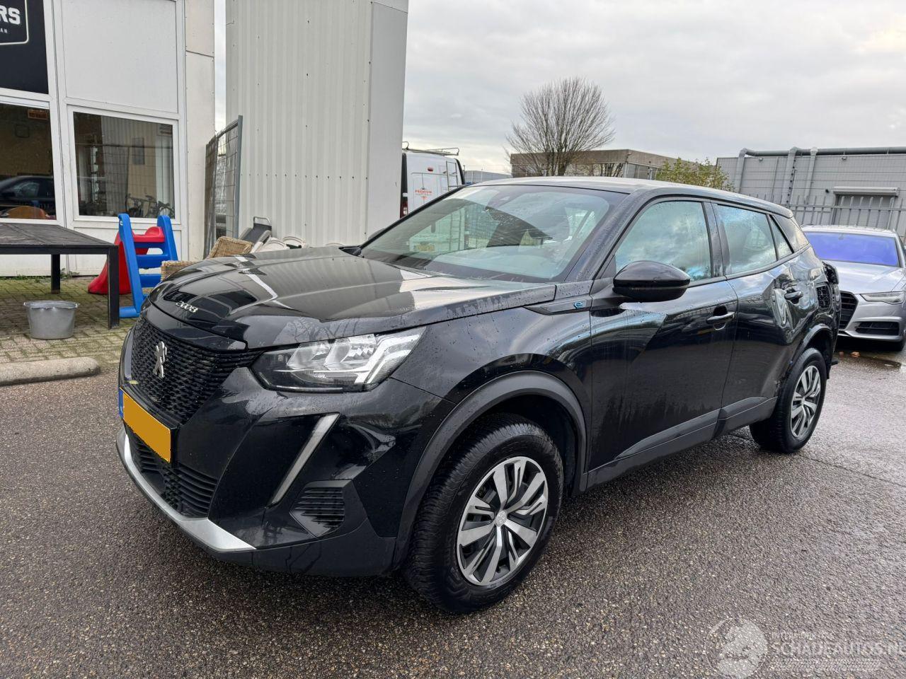 Peugeot e-2008 EV Active 50 kWh bj 2023