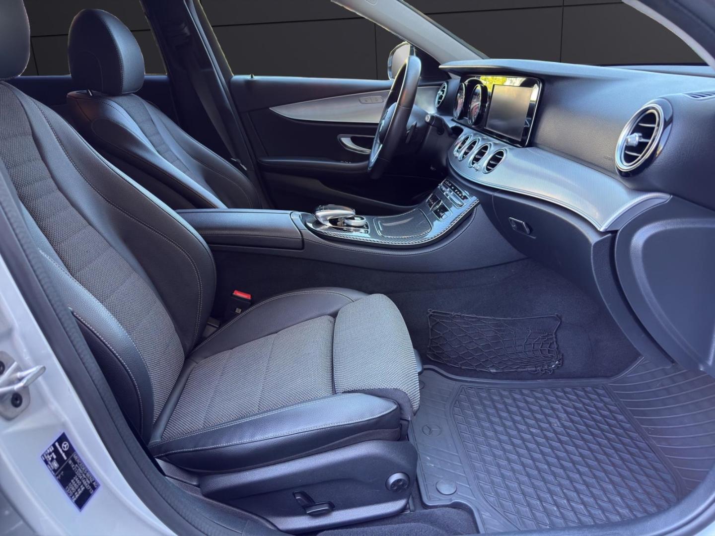 Mercedes-Benz E 220 d T Avantgarde MBUX COMAND Kamera LED Appl