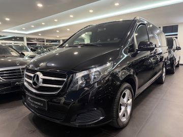 Mercedes V 220 - 1