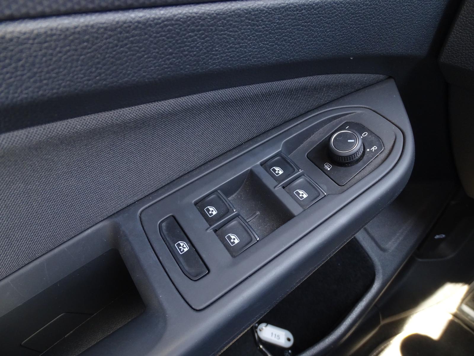 Volkswagen Golf VIII 1.0 Active LED Navi ACC Android Apple, миниатюра 23