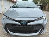 Toyota Corolla Touring Sports Hybrid Business Edition - Toyota Corolla: Business Edition