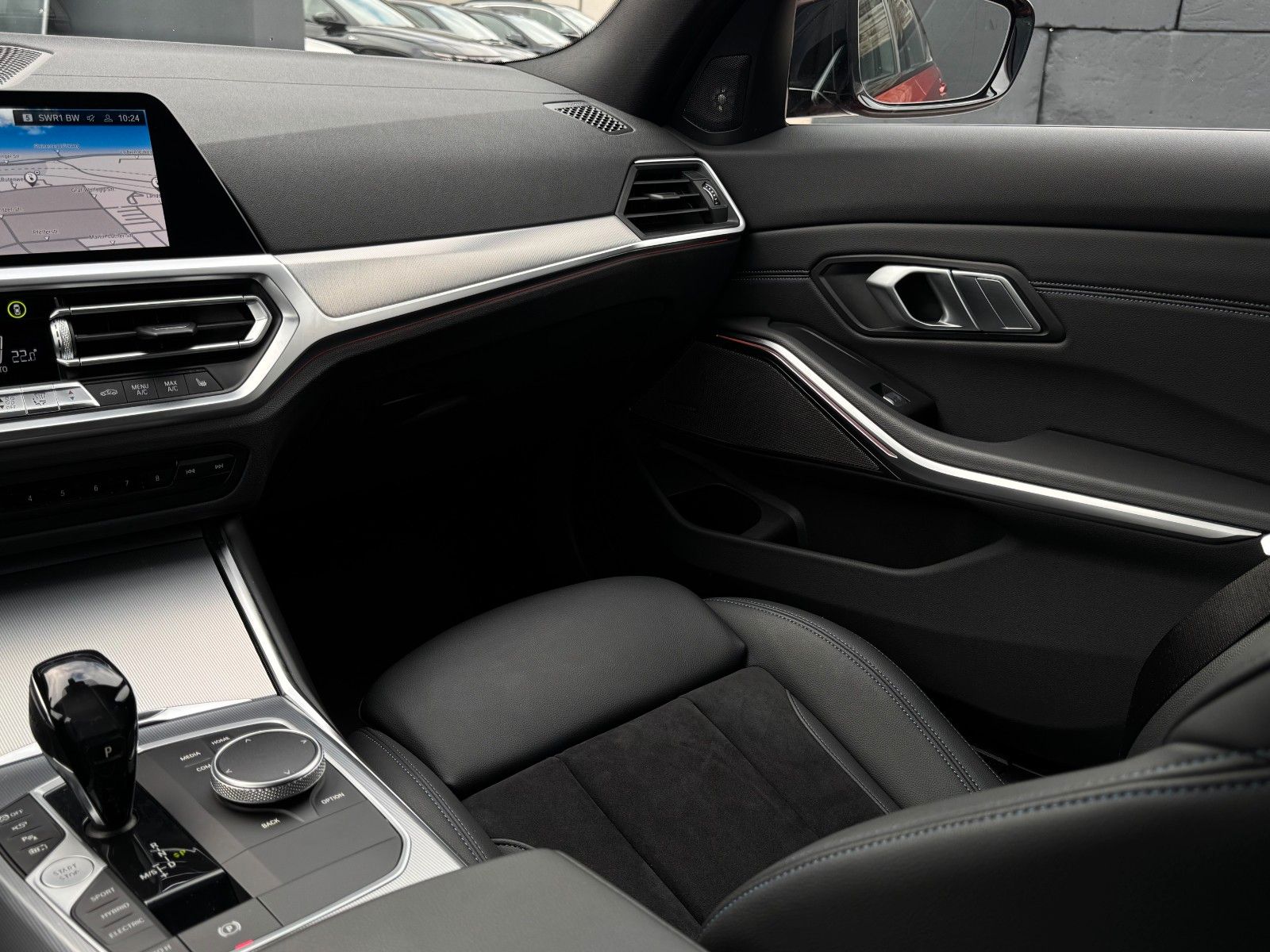 Fahrzeugabbildung BMW 330e M Sport Akustik Laser DrProf. 360° H&K HuD