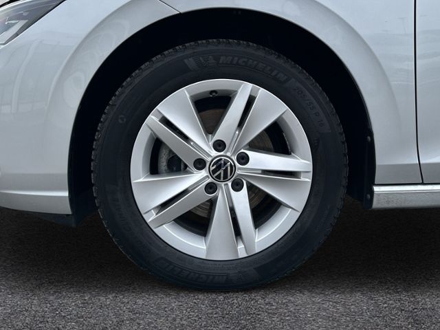 Golf VIII 2.0 TDI DSG LED+NAVI+KAMERA+ACC+SITZH+