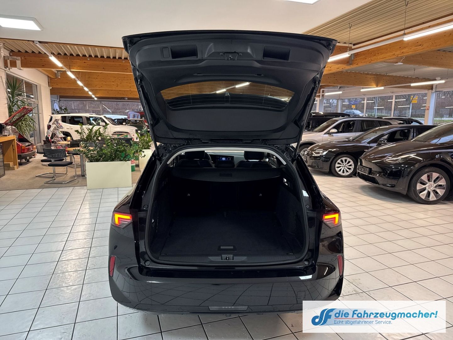 Fahrzeugabbildung Opel Astra L Sports Tourer Elegance Navi LED Apple Ca