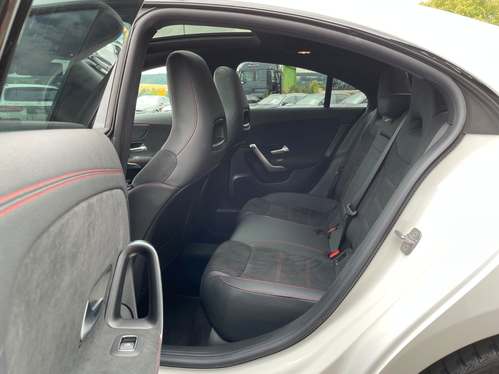 Fahrzeugabbildung Mercedes-Benz CLA 200 AMG Pano+R-Kamera+19"+TOTW+DISTR+MULITBE