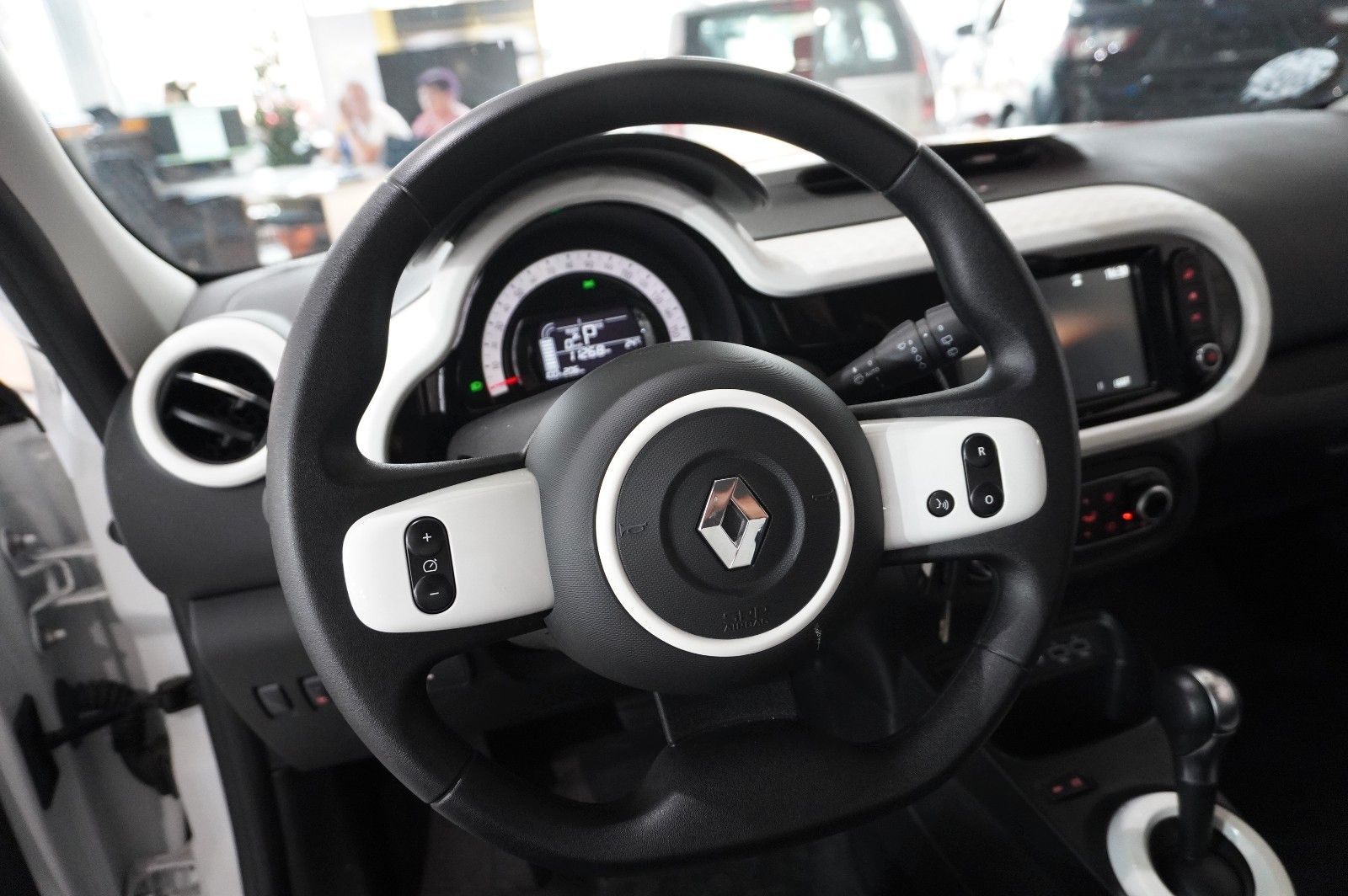 Fahrzeugabbildung Renault Twingo Equilibre Electric 22KWH NAVI/LED/DAB+