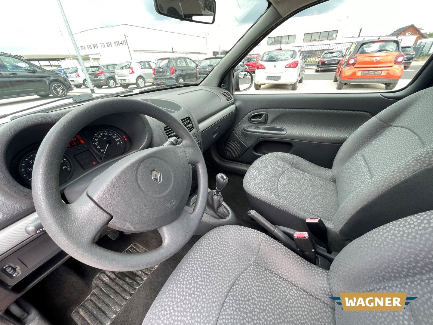 Fahrzeugabbildung Renault Clio II Campus Je t aime 1.2 HU/AU NEU