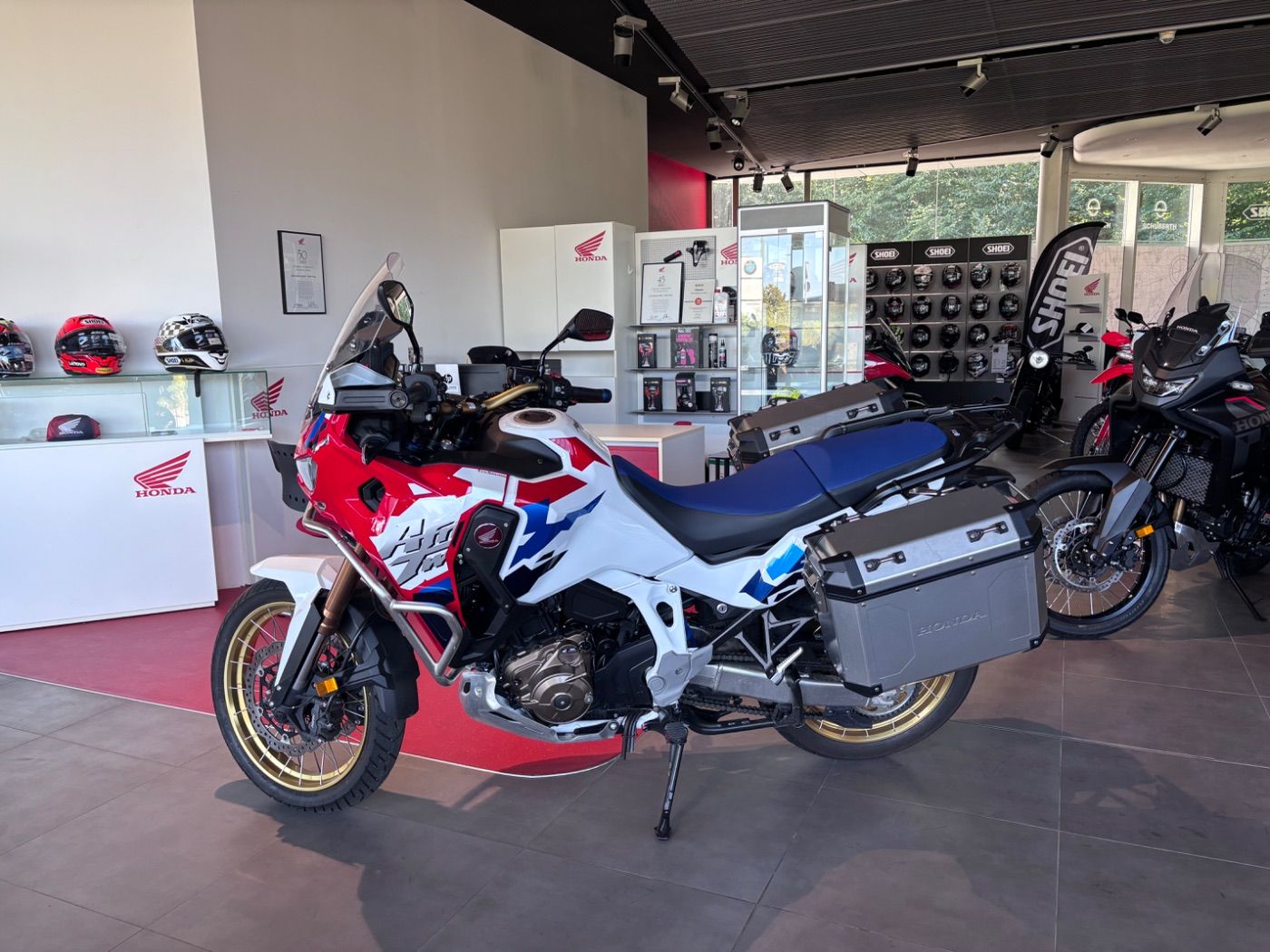 Fahrzeugabbildung Honda CRF 1100 Adventure Sports D4T 2026 Koffer, Sturz