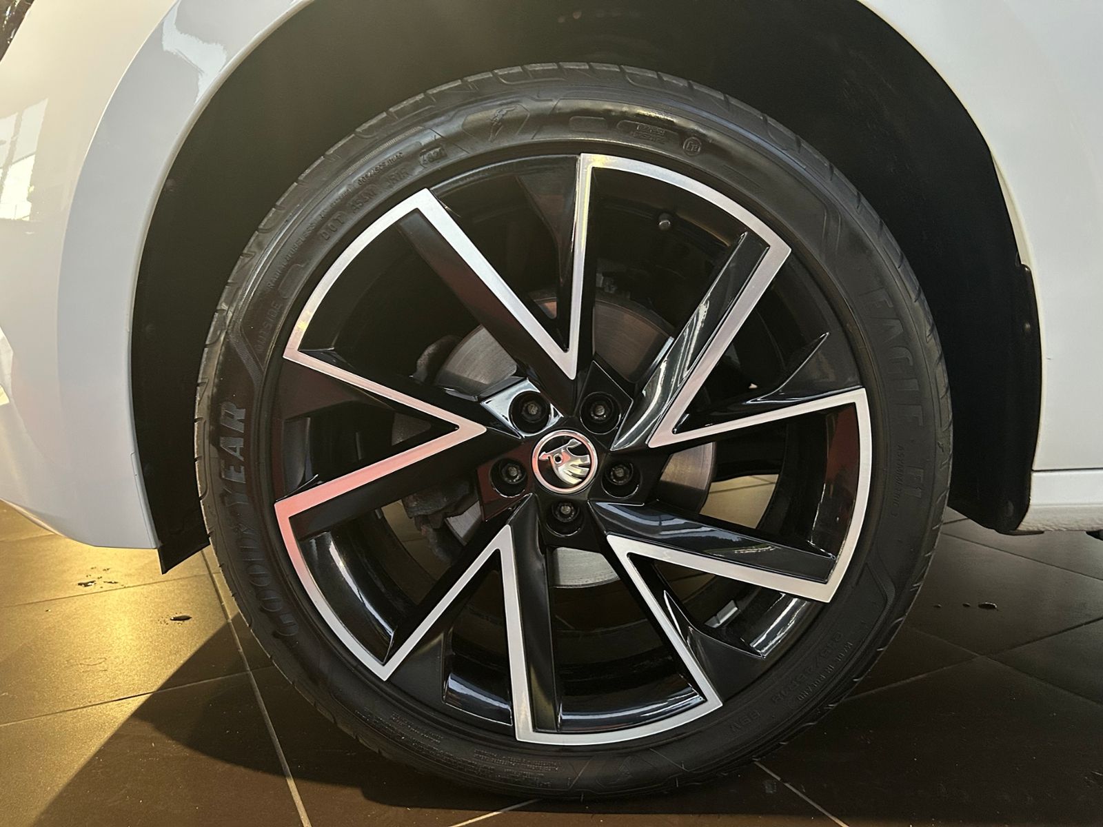 Fahrzeugabbildung SKODA Kamiq Monte Carlo Tiptronic ACC RFK LED