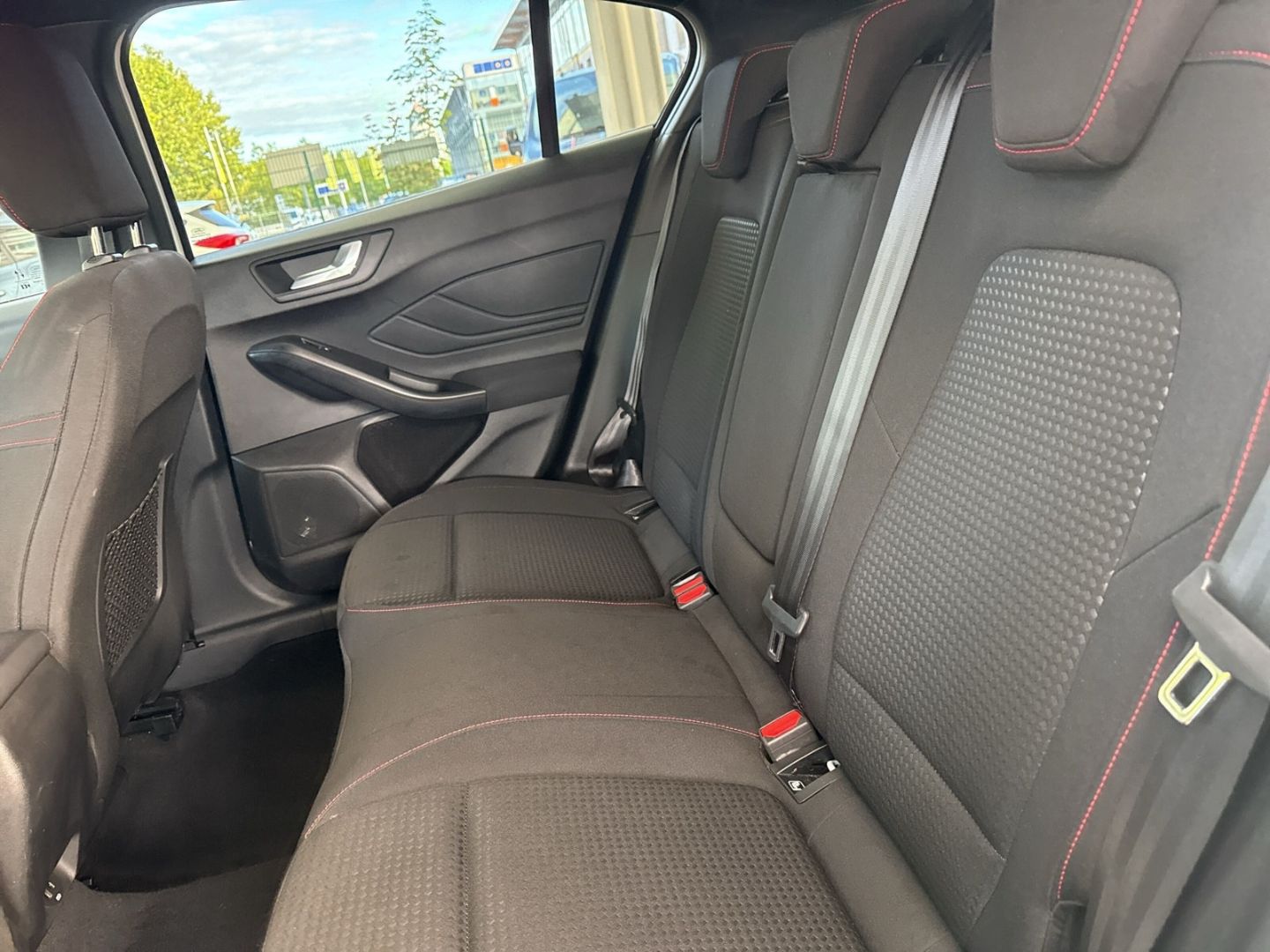 Fahrzeugabbildung Ford Focus ST-Line Kamera Navi DAB ACC TWA Induktion