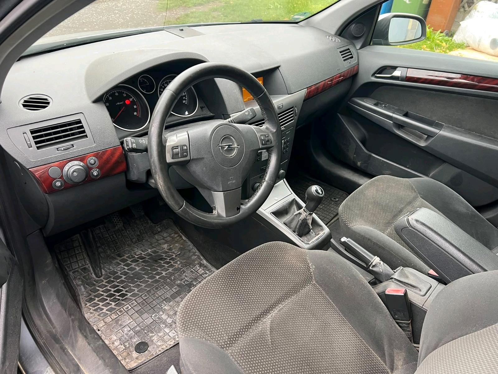 Opel Astra 2004 — photo 7