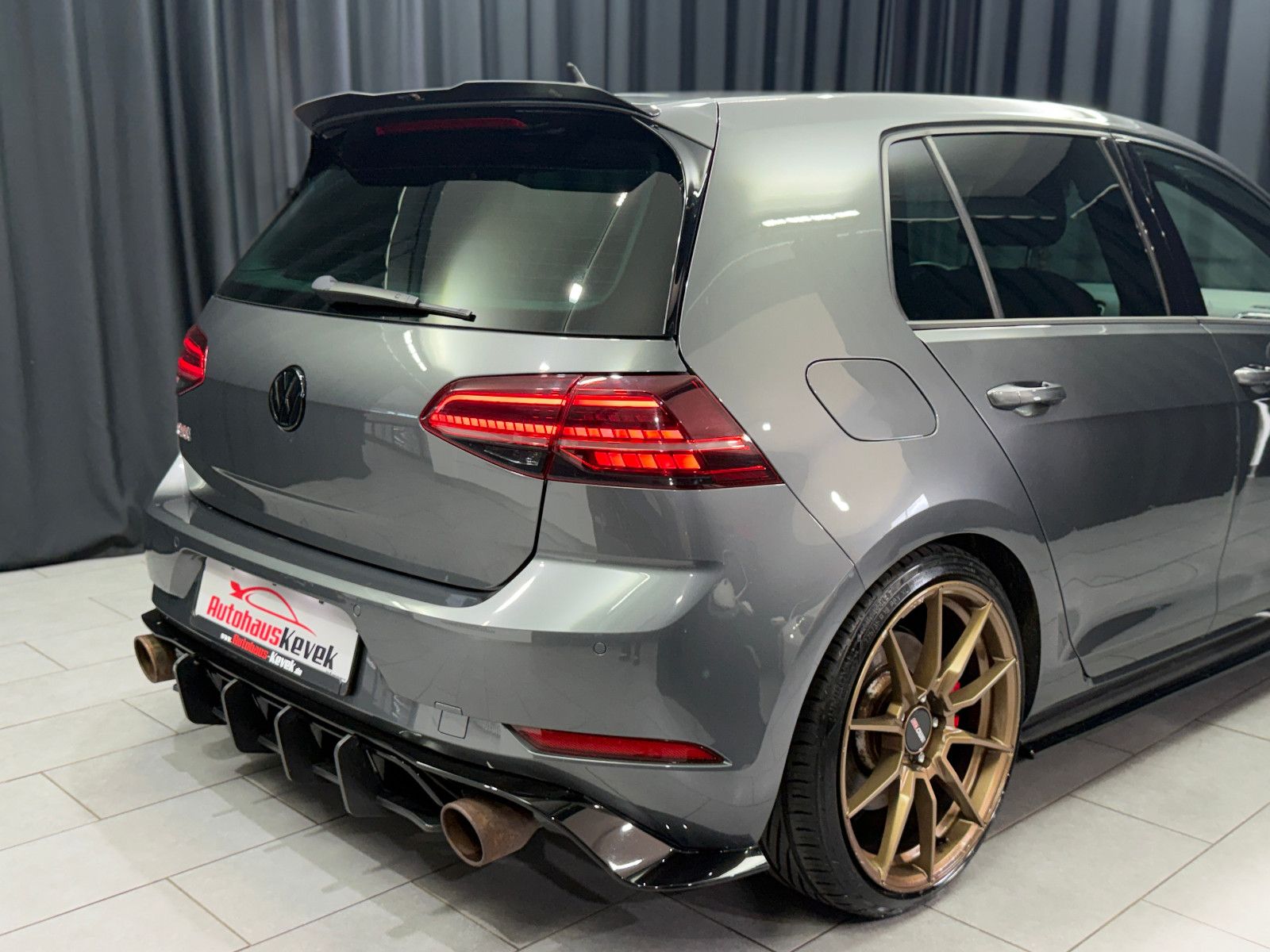 Fahrzeugabbildung Volkswagen Golf VII GTI Performance |APR|DSG|LED|MAXTON