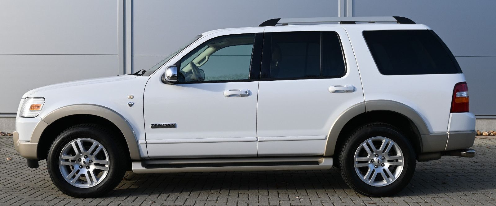 Ford Explorer V8 Eddie Bauer