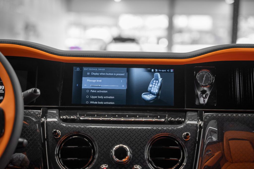 Cullinan BLACK BADGE 2026 BLACK/ORANGE 4 SEATS - Bild 21