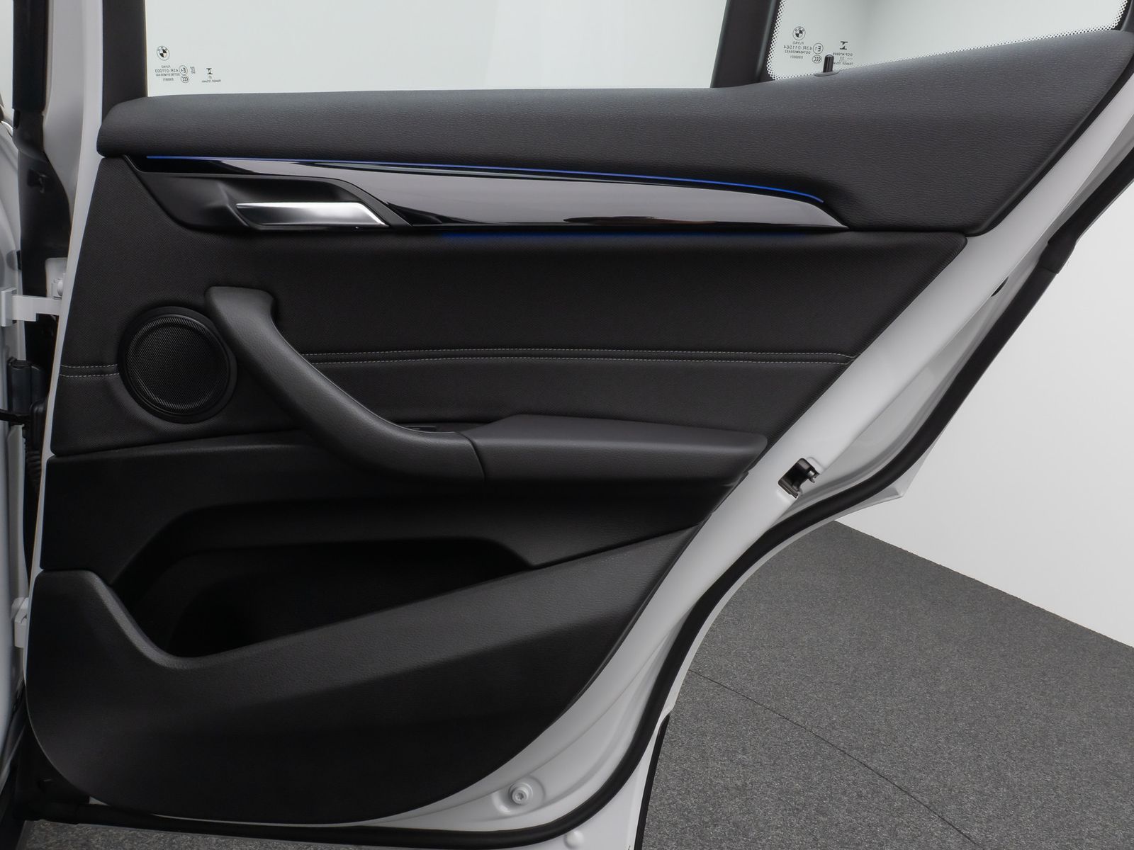 Fahrzeugabbildung BMW X2 sD18i Panorama Kamera DAB HiFi Komfort MSport