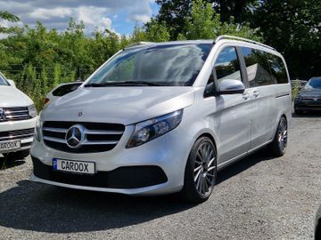 Mercedes V 220 - 2