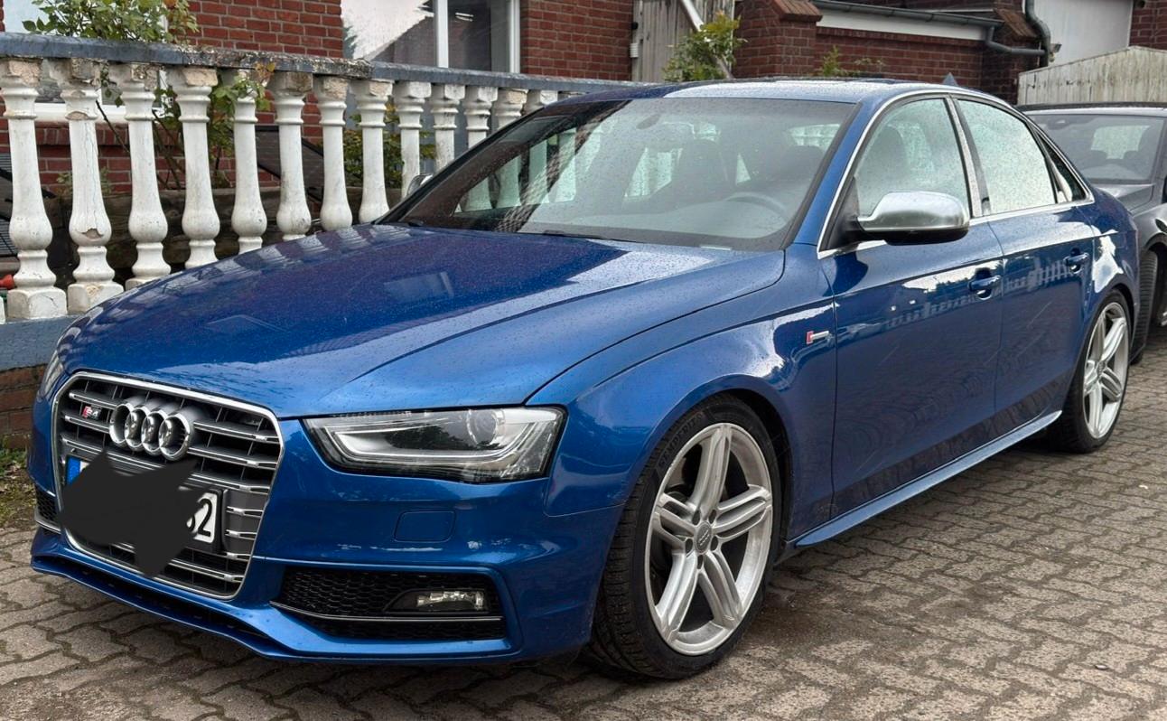 Audi S4 3.0 TFSI quattro Schiebedach Navi Xenon Leder