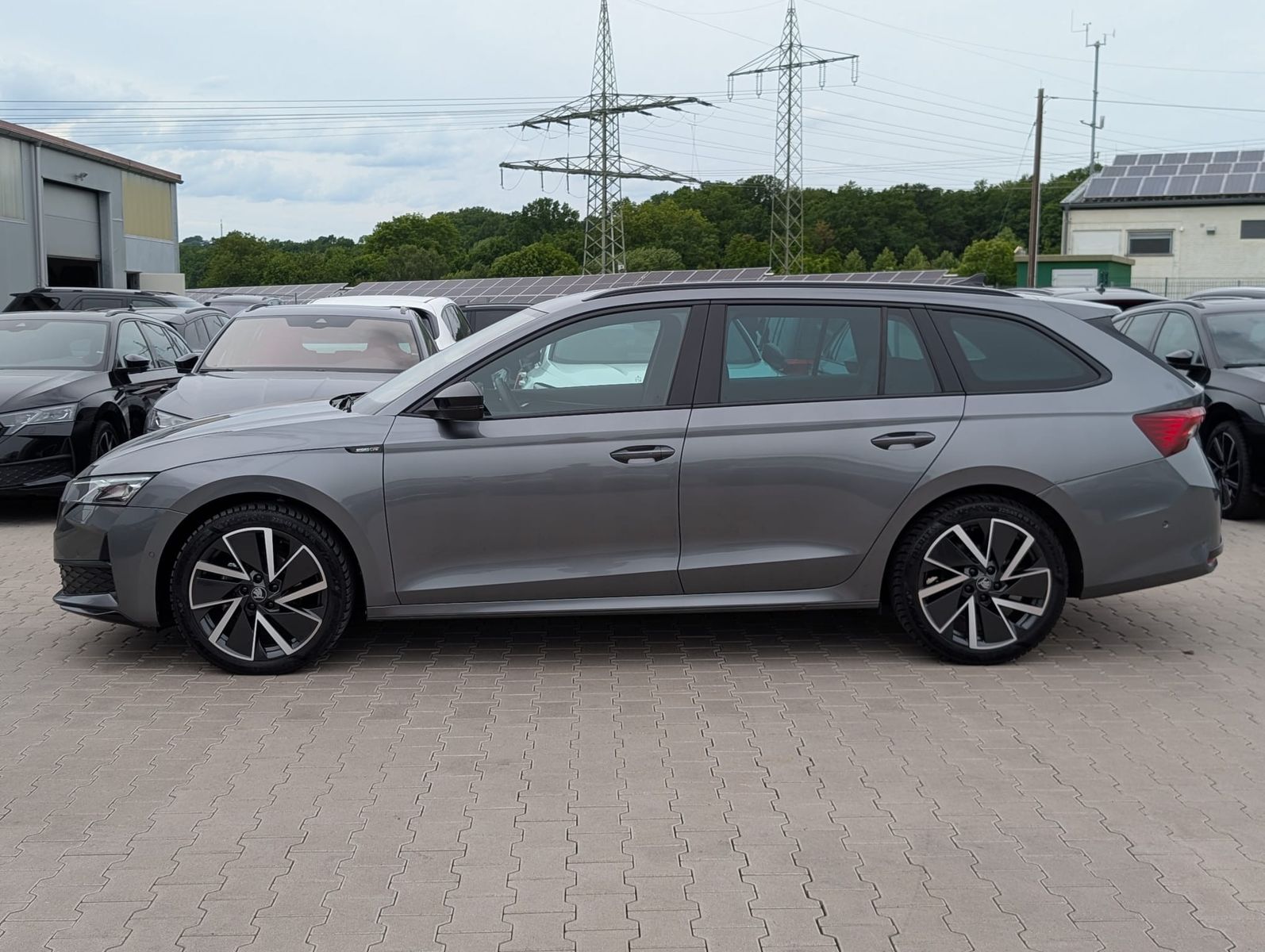 Fahrzeugabbildung SKODA Octavia 2.0 TDI Sportline DSG MATRIX*WINTER*5J.G