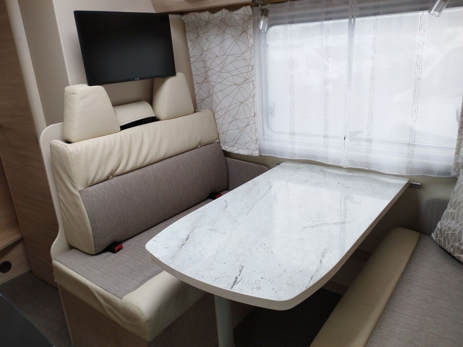 Fahrzeugabbildung Eura Mobil Activa One 690 HB SAT,TV,Markise,Dachklimaanlage