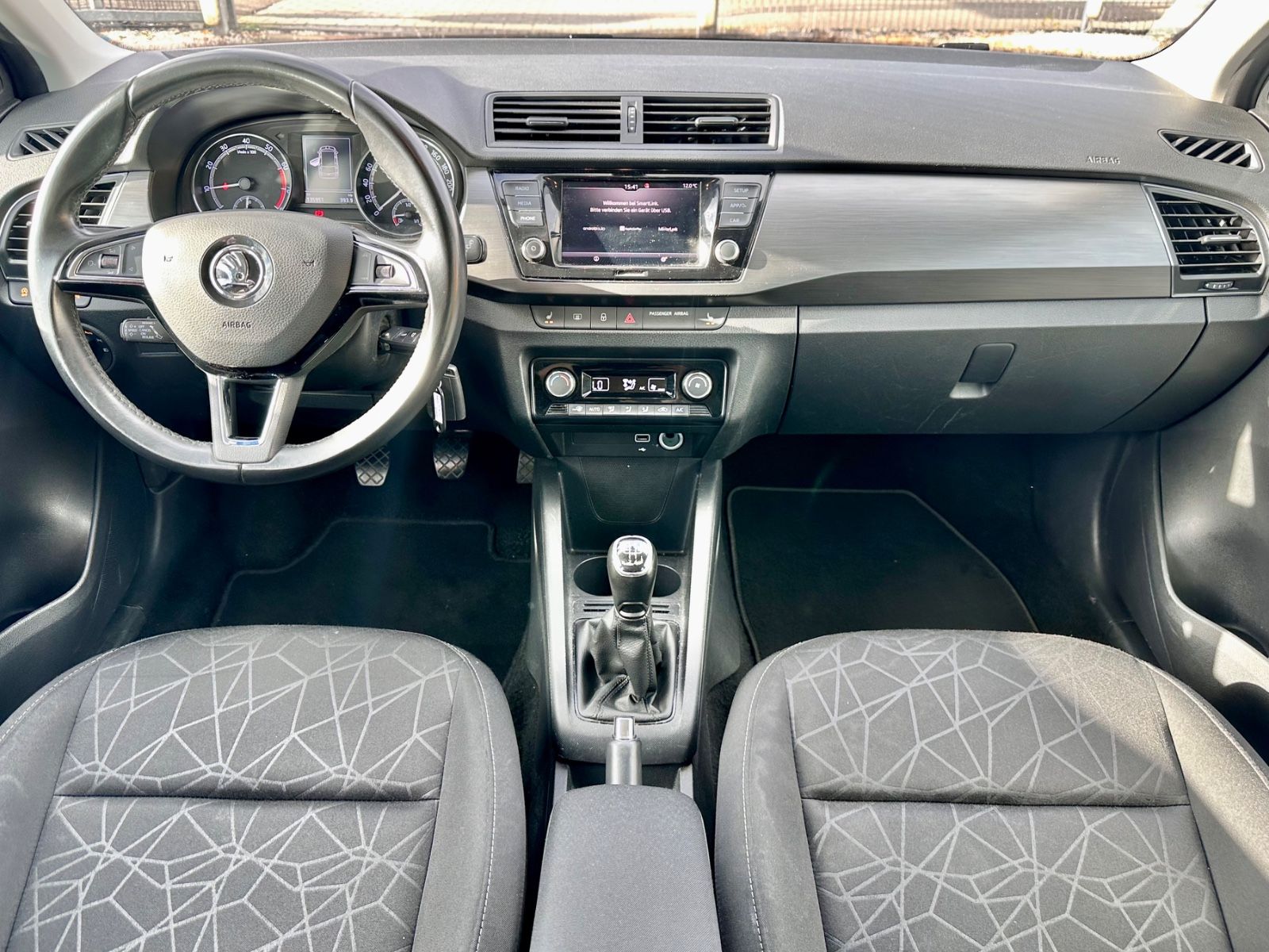 Fahrzeugabbildung SKODA FABIA COMBI CLEVER*MOD.2019+KAMERA*