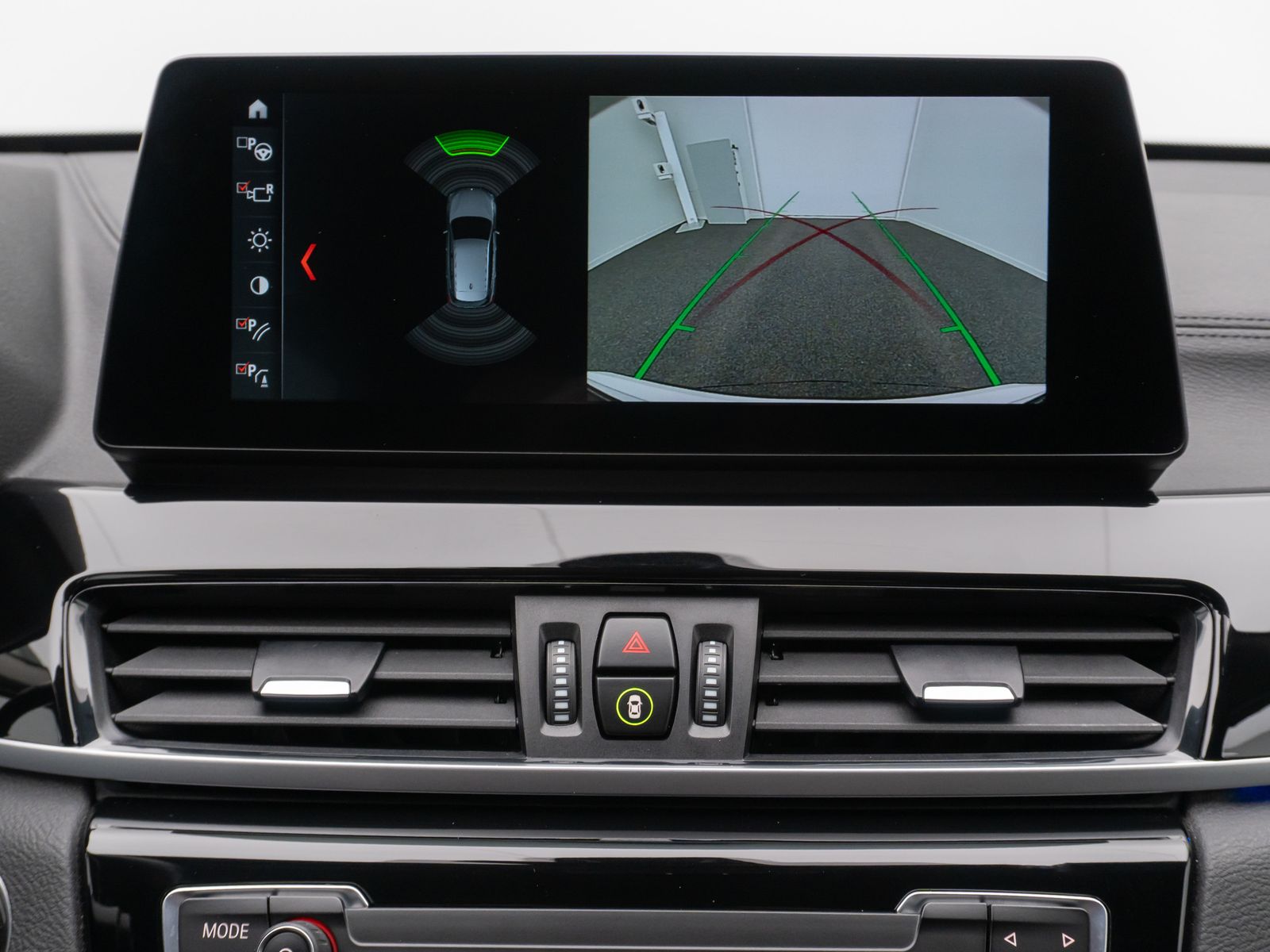 Fahrzeugabbildung BMW X1 sD20d xLine Navi+HUD Kamera DAB AHK Sportsitz