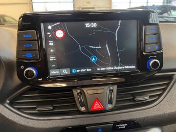 Hyundai i30 YES! Plus *PANO*AHK*KAMERA*NAVI*CARPLAY*TEMP