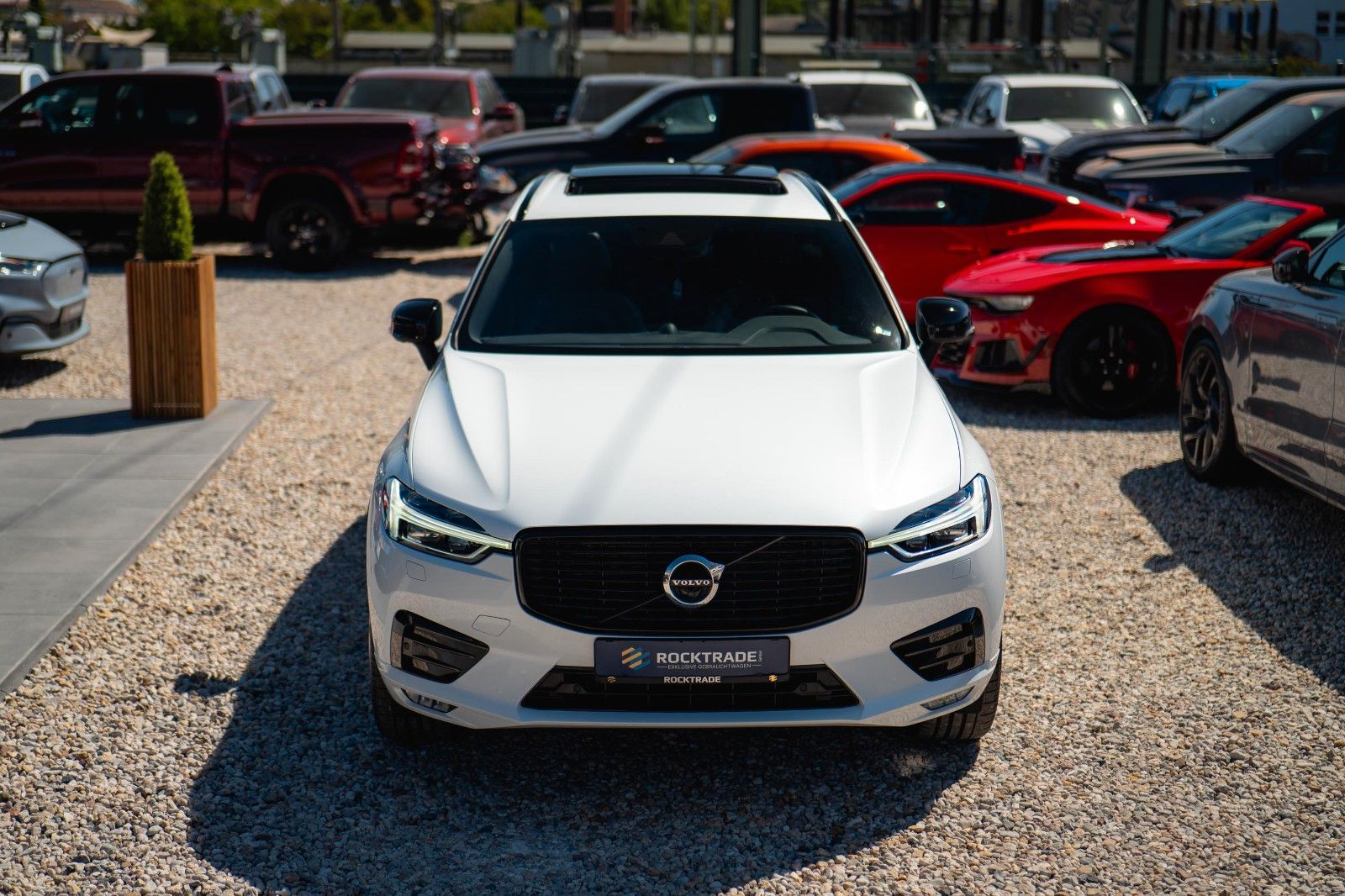 Fahrzeugabbildung Volvo XC60 R Design AWD | ACC | Pano | B&W | LED | 21`