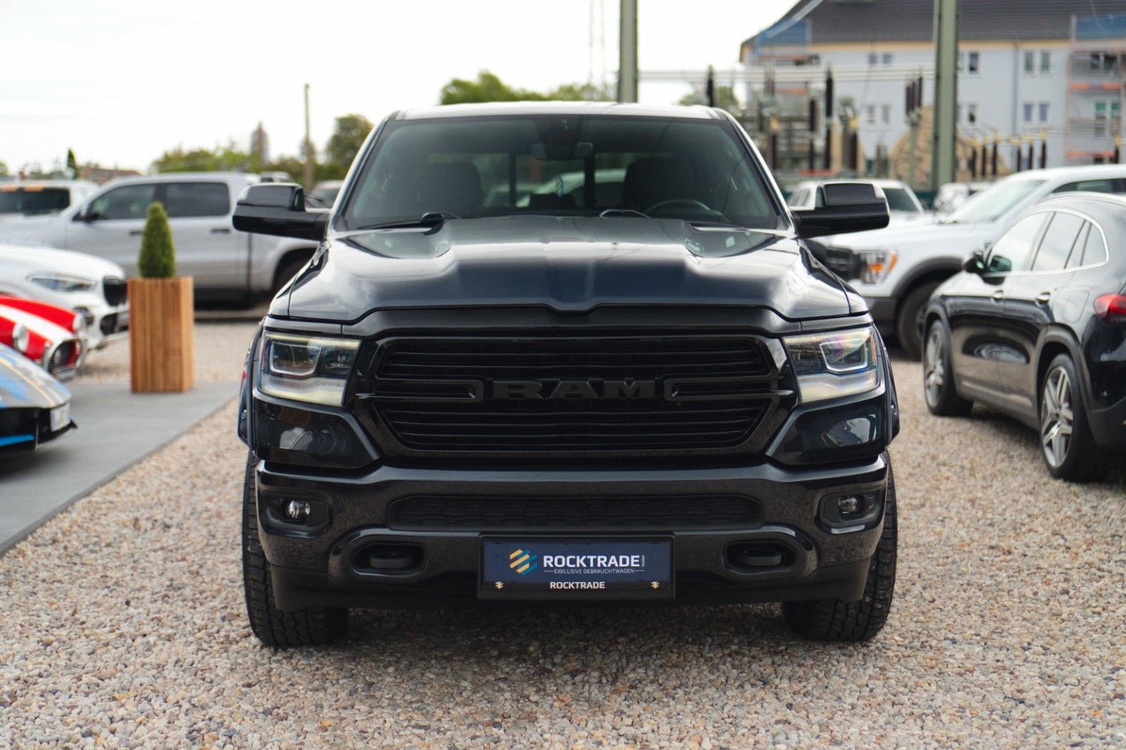 Fahrzeugabbildung Dodge RAM 5.7 V8 HEMI 4x4 OFFROAD Night-Paket LONGBED