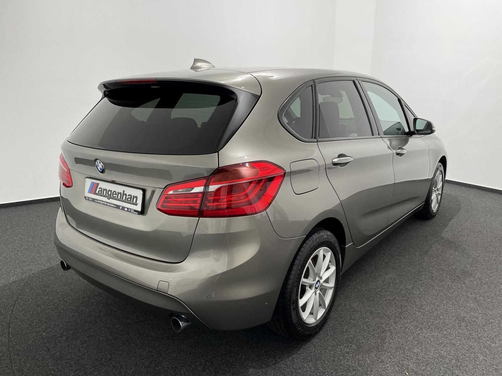 BMW 220i Active Tourer Advantage Tempomat AHK schw.