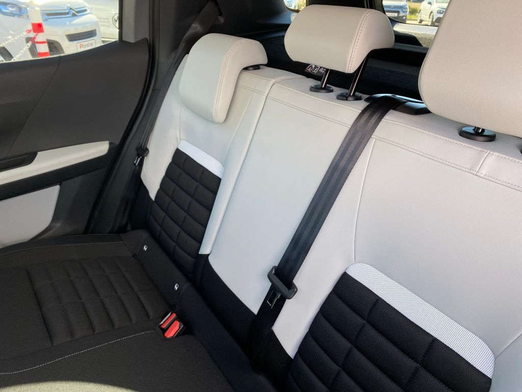 Fahrzeugabbildung Citroën C3 Aircross Hybrid Automatik 145 MAX *Winterpak*