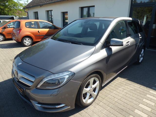 Mercedes-Benz B 180
